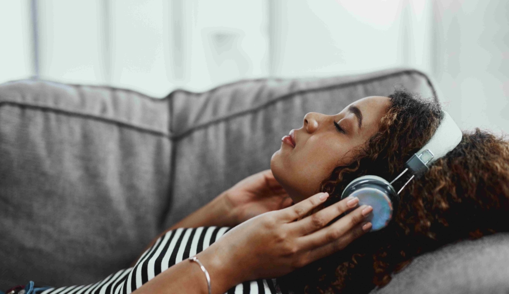 woman experiencing a virtual Past Life Regression Hypnosis session